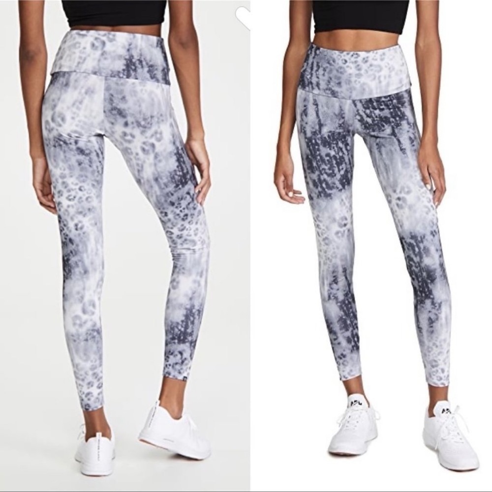 (1) Onzie high rise prey leggings!